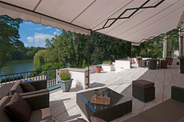 villa-with-impressive-lake-view-berlin2 dream houses Most Expensive Dream Houses in Germany To Inspire your Luxury Side VILLA WITH IMPRESSIVE LAKE VIEW BERLIN2 e1483458105496