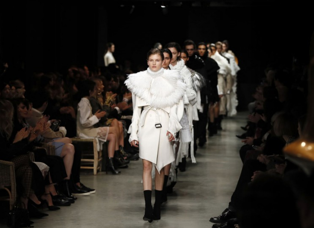 Get Inspired By The Best Moments At London Fashion Week 2017 london fashion week Get Inspired By The Best Moments At London Fashion Week 2017 a87f3d1d22823512