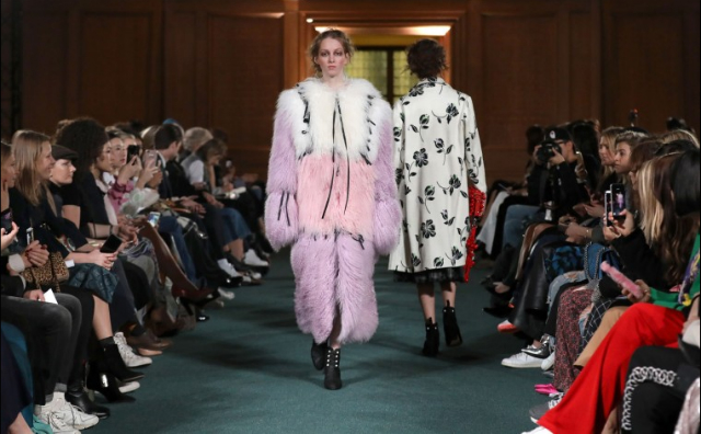 Get Inspired By The Best Moments  london fashion week Get Inspired By The Best Moments At London Fashion Week 2017 c61d9a7ce23f3ee07d4c05162e1d5
