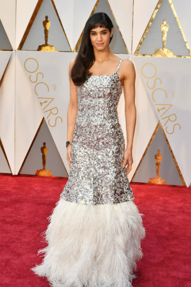 Top 10 Best Dressed Oscars 2017 By BRABBU’s Fashion Police  best dressed oscars 2017 Top 10 Best Dressed Oscars 2017 By BRABBU’s Fashion Police hbz the list best dressed oscars sofia boutella 1