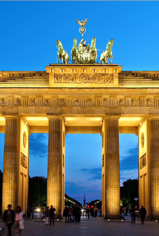 10 Iconic Germany Monuments That You Must Visit germany monuments 10 Iconic Germany Monuments That You Must Visit Brandenburger Tor abends