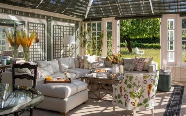 7 Striking Decor Ideas To Steal From Areen Design  7 Striking Decor Ideas To Steal From Areen Design Residential Private Residence Hampshire Garden Room 1 670x419 1