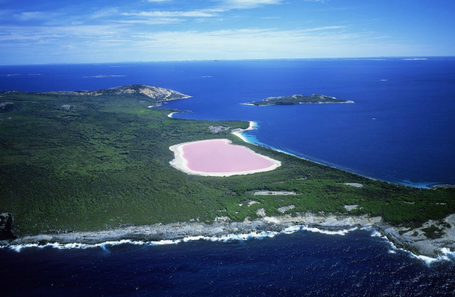 7 Incredible Travel Destinations You Must Add To Your Bucket List  7 Incredible Travel Destinations You Must Add To Your Bucket List pink lake 1489008885 2