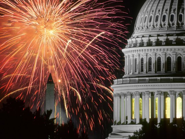 10 Must-See Fourth Of July Fireworks In The USA  10 Must-See Fourth Of July Fireworks In The USA 10 Must See Fourth Of July Fireworks In The USA 1 e1498656409112