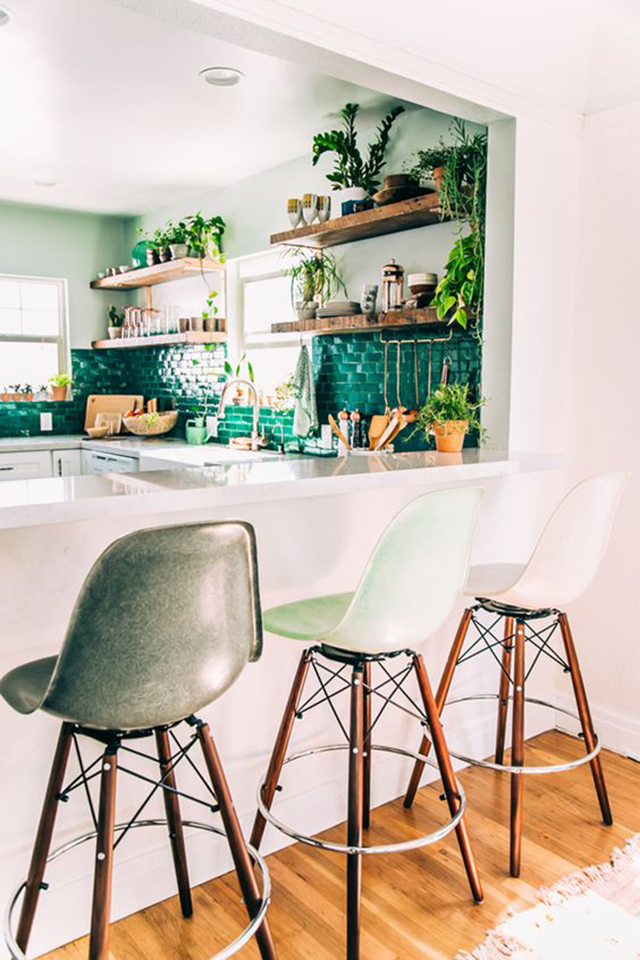 11 Must-Have Bar Chairs For A Stylish Home Bar  bar chairs 10 Must-Have Bar Chairs For A Stylish Home Bar 5e43ceb73ac322ca012bfe7639a08f8f