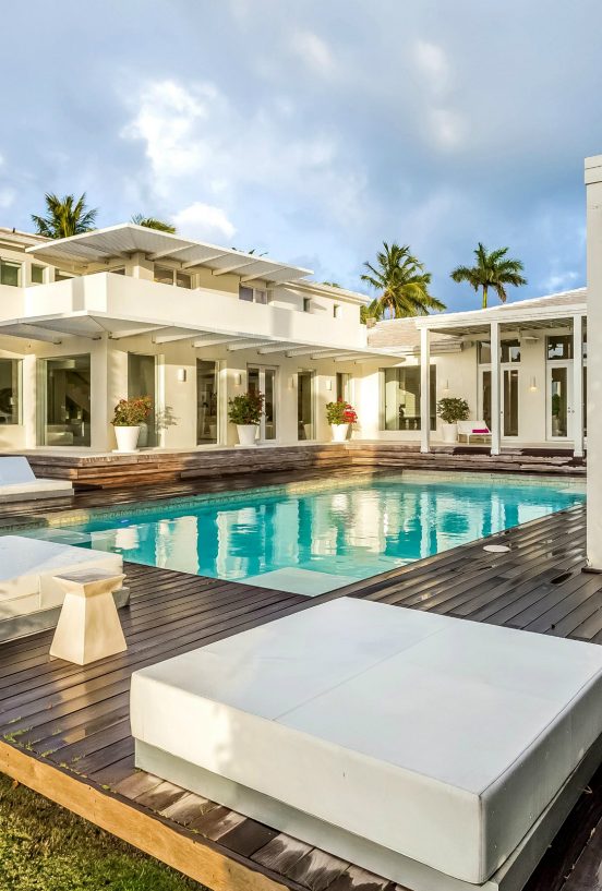 beach house Be Inspired By Shakira´s Beach House in Miami cover2 552x817