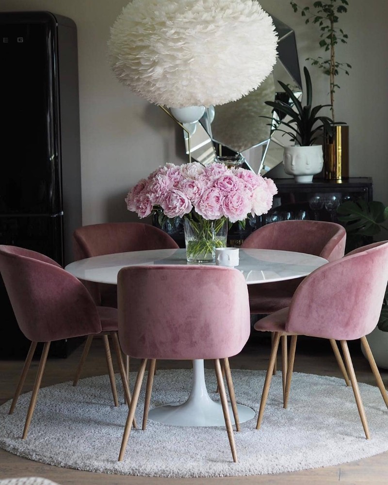 Upholstered Chairs 10 Inspiring Dining Room Designs upholstered dining chairs Upholstered Dining Chairs: 10 Inspiring Dining Room Designs Upholstered Dining Chairs 10 Inspiring Dining Room Designs2 1
