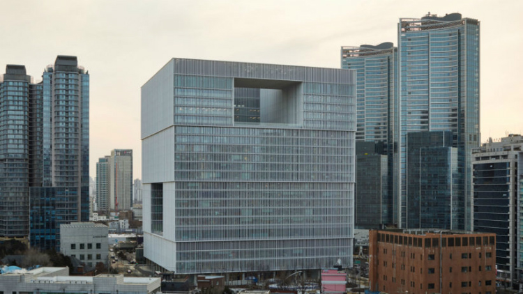 Dezeen Awards dezeen awards The best of design and architecture: The Dezeen Awards 2018 winners AmorepacificSeoul Hero3 822x462