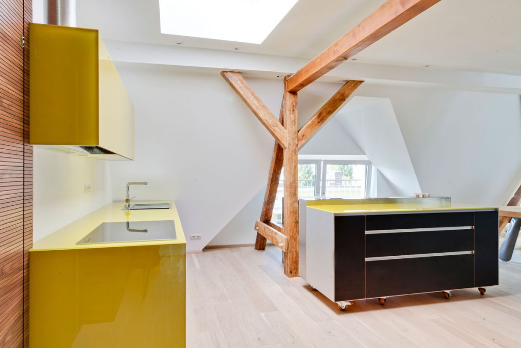Carlo Berlin: contemporary apartments with a sophisticated touch
 carlo berlin Carlo Berlin: Contemporary Apartments With A Sophisticated Touch CARLO Berlin Penthouse Kueche Dachgeschoss 1 1024x683 1