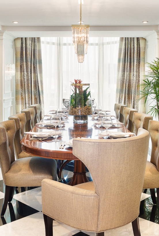 20 impressive interior designers in las vegas 20 impressive Interior Designers in Las Vegas 02 TARA DUDLEY INTERIORS VIBRANT ART DECO DINING ROOM 002 copy 1 2000x1315 1 1