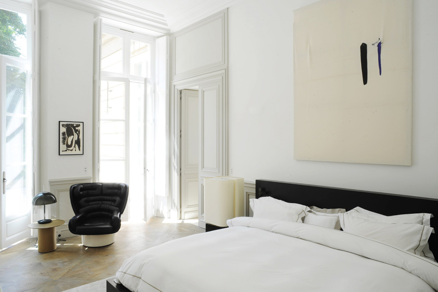 Joseph Dirand bedroom Varenne Paris joseph dirand Joseph Dirand: Luxury Interior Design Ideas Joseph Dirand Luxury Interior Design Ideas Varenne Paris 900