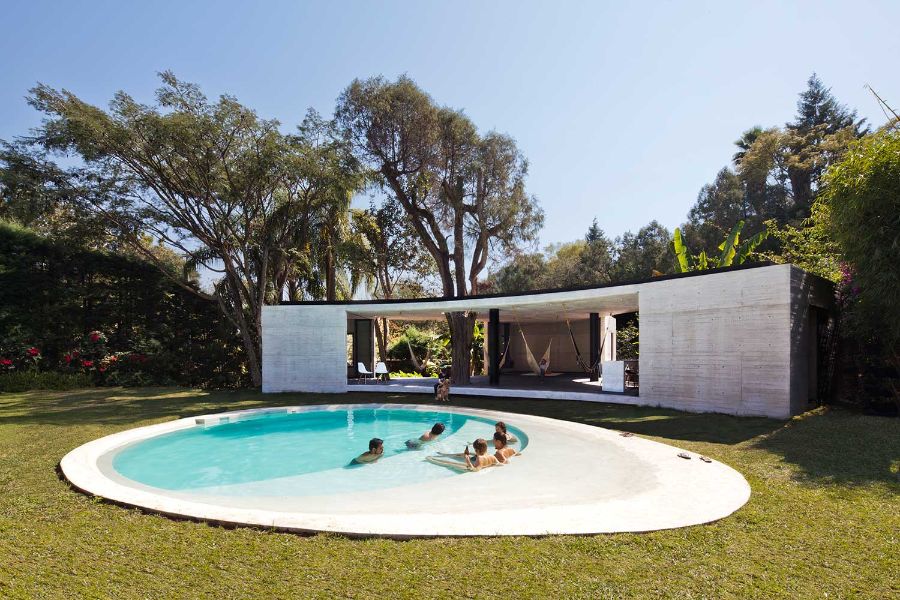 irregular pool, hamrocks, people cadaval and solà morales Cadaval And Solà Morales Inspiring Interiors Cadaval And Sola   Morales Inspiring Interiors1 5 1