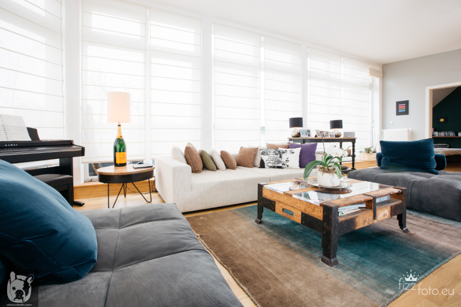 Otto Von Berlin-Interior Design APARTMENT P-BERG living room with 3 sofas, 1 white and one grey.  otto von berlin Otto Von Berlin-Interior Design Otto Von BErlin  P