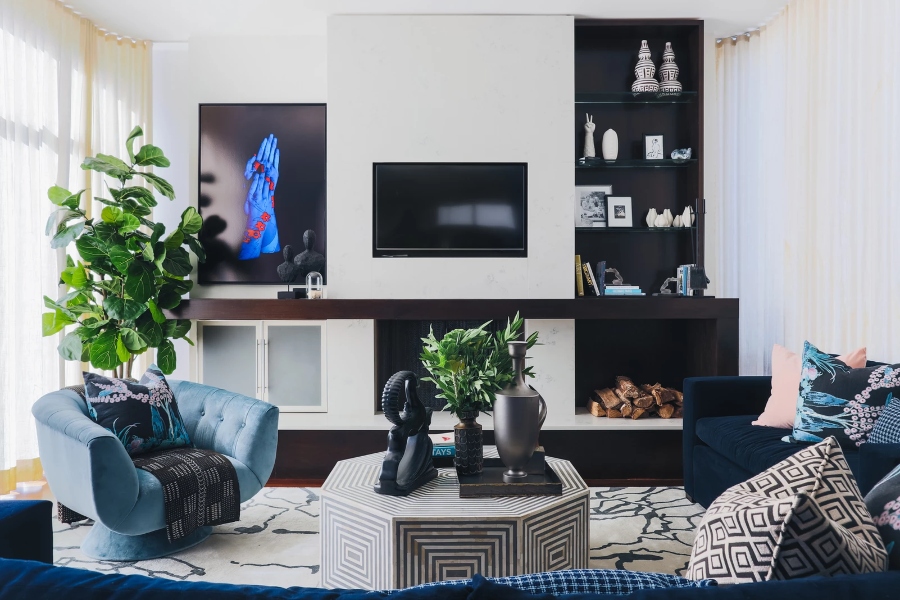 Contemporary Living Room Design with Geometric Patterns by Tiffany Brooks tiffany brooks Tiffany Brooks Best Residential interior Design Projects 6 West Loop Home Tiffany Brooks Best Residential interior Design Projects