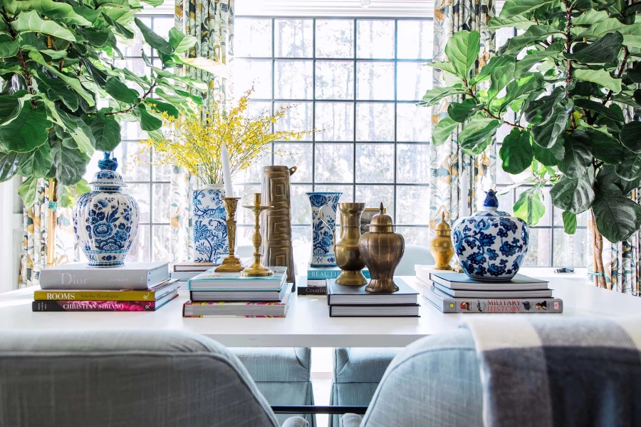 Classical Dining Room Interior Design by Tiffany Brooks tiffany brooks Tiffany Brooks Best Residential interior Design Projects 8 Northshore Living Room Tiffany Brooks Best Residential interior Design Projects