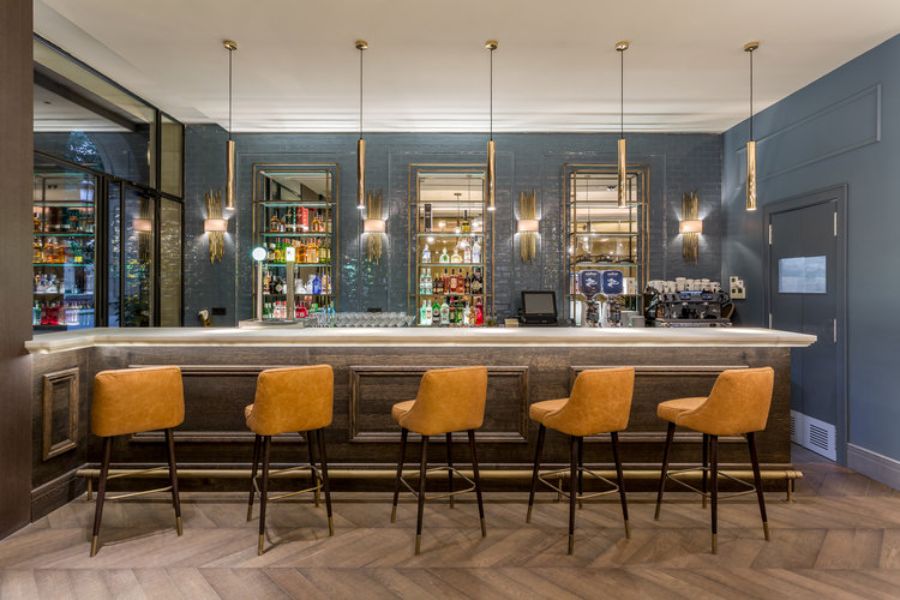 Bar with yellow counter stools, golden pendant lights cuarto interior Cuarto Interior Modern Interior Design Ideas Cuarto Interior Modern Interior Design Ideas1 2