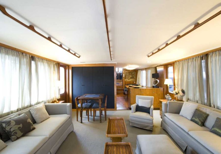 yatch with white sofas and armchairs, wooden coffee table sara folch Sara Folch Modern Style Inspiration Sara Folch Modern Style Inspiration1 6 1