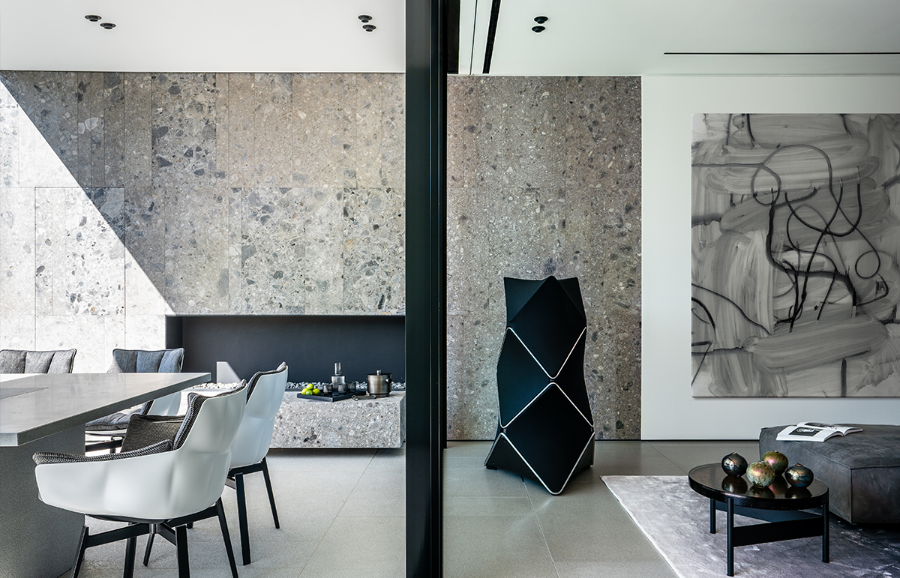 LINEA NERA project to giv eyou modenr interior design ideas. the speration between the livinf and dining room. modern interior design ideas Reimann Architecture: Modern Interior Design Ideas private hausLineaNera  Reimann Architecture Modern Interior Design Ideas