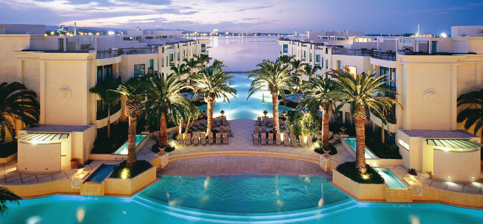 palazzo versace opened in dubai