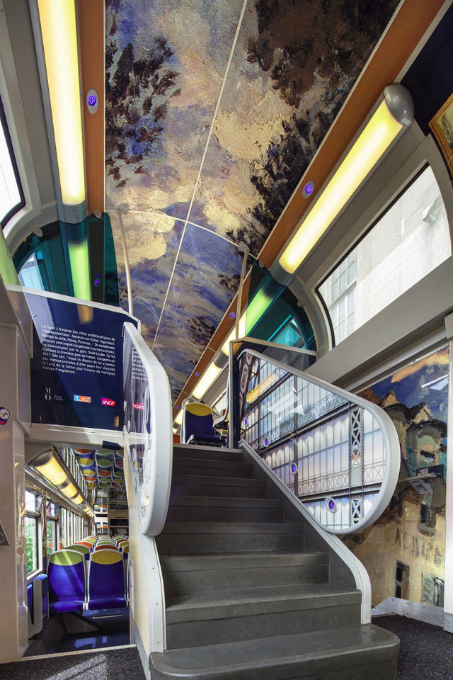 Impressionist Art In France's Public Trains (3)