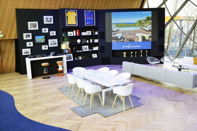 A Luxury Apartment Inside the Eiffel Tower (12)