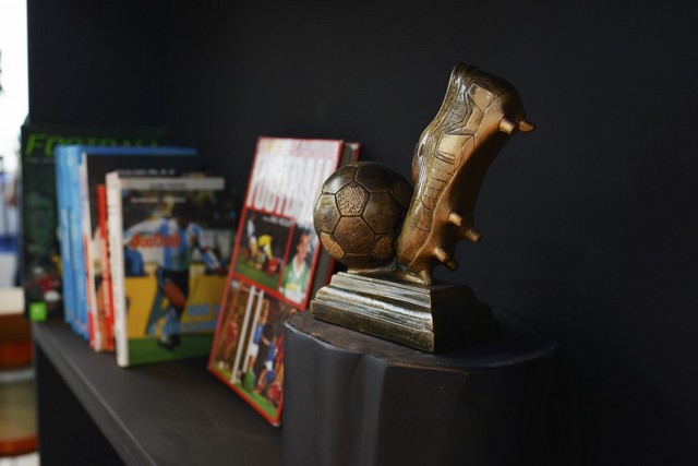 Euro 2016 Exclusive A Luxury Apartment Inside the Eiffel Tower (8)