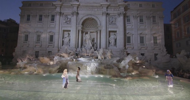 Karl Lagerfeld and Chanel: Artisans and Fashion Show