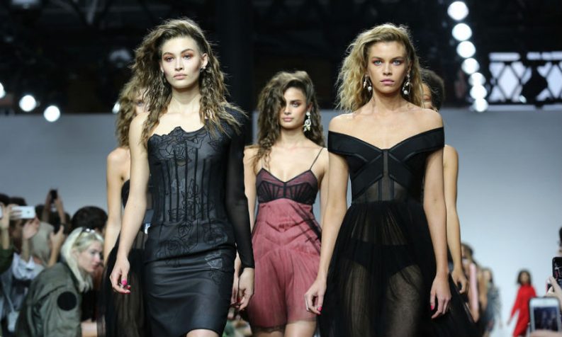London Fashion Week SS 2017 Best Moments From Burberry, Kane, Erdem