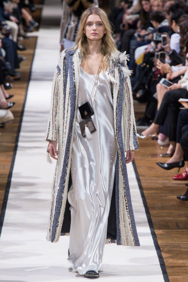 For the Lanvin show, Bouchra Jarrar focused on pretty evening wear with a lesser nod to mannish tailoring. The Parisien look was very present and the collection had a scattering of "masculine meets feminine look".