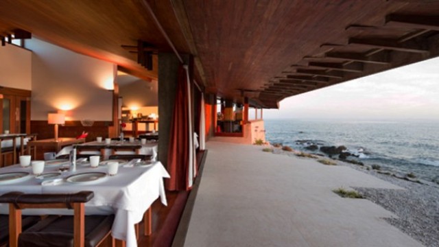Meet the 2017 Best European Destination: Oporto, the design lover spot | 2017 Best European Destination. Trendy Places. Best Travel Destinations. #2017besteuropeandestination #trendyplaces #luxuryrestaurants >>> Get to know more exciting news: https://goo.gl/41wroP