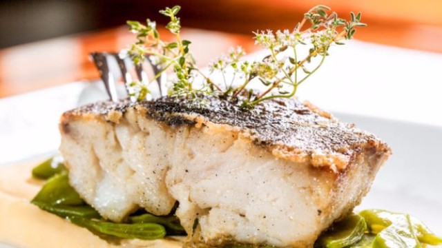 Meet the 2017 Best European Destination: Oporto, the design lover spot | 2017 Best European Destination. Trendy Places. Best Travel Destinations. #2017besteuropeandestination #trendyplaces #luxuryrestaurants >>> Get to know more exciting news: https://goo.gl/41wroP