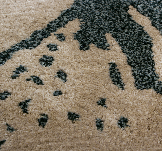 MACUSHI | Rectangular Wool Rug with Flower Patterns by BRABBU