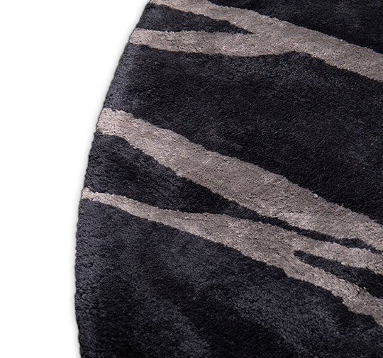 ENZ | Hand-Tufted Rug in Tencel Modern Design by BRABBU
