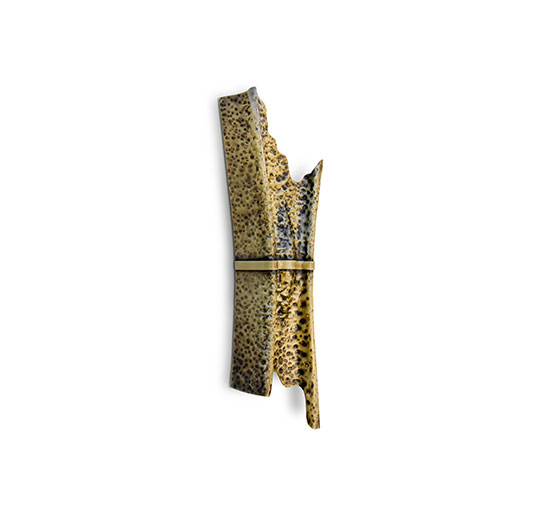 FOLIO | Modern Brass Wall Light by BRABBU