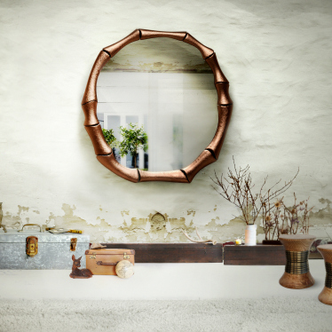 Decor ideas on wall mirror.